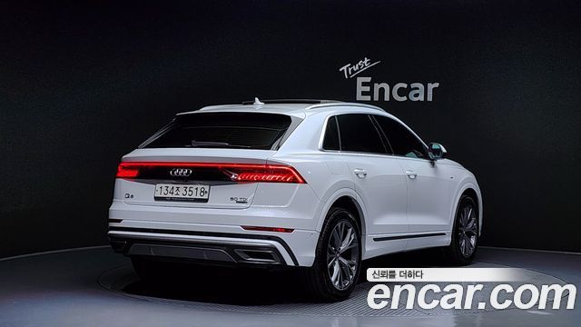 Audi Q8 2020 — photo 2