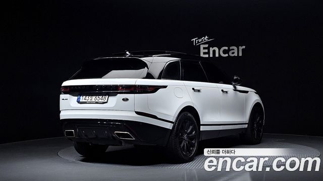 Land Rover Range Rover Velar 2023 — photo 2