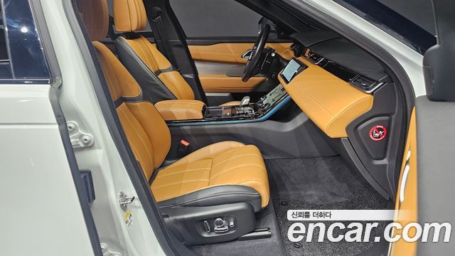 Land Rover Range Rover Velar 2023 — photo 10