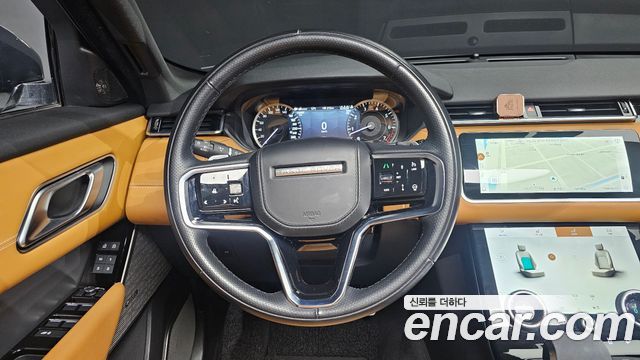 Land Rover Range Rover Velar 2023 — photo 13
