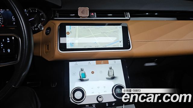 Land Rover Range Rover Velar 2023 — photo 14