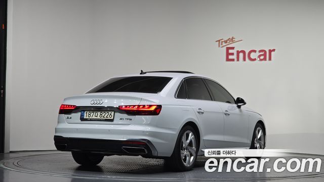 Audi A4 2021 — photo 2
