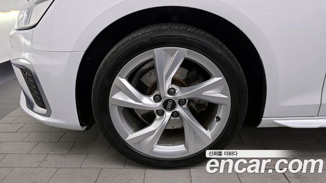 Audi A4 2021 — photo 5