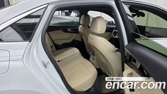 Audi A4 2021 — photo 12