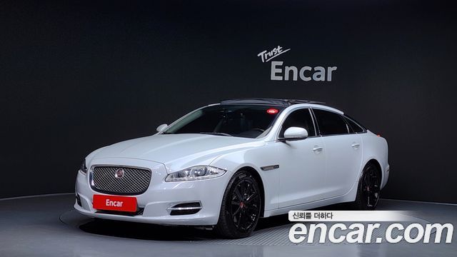 Jaguar XJ 2015 — photo 1