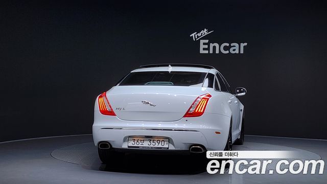 Jaguar XJ 2015 — photo 4