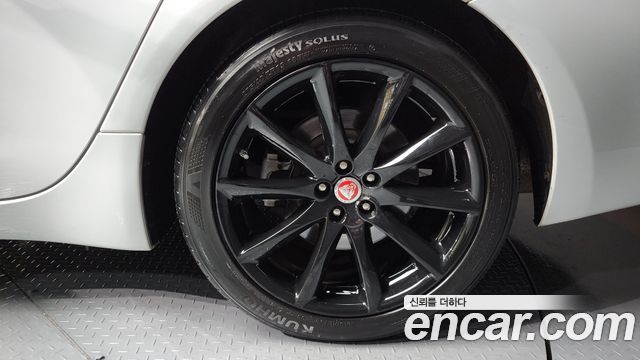 Jaguar XJ 2015 — photo 5