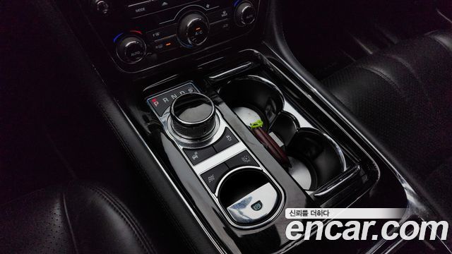 Jaguar XJ 2015 — photo 9