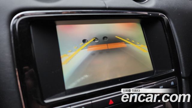 Jaguar XJ 2015 — photo 15