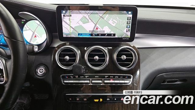 Mercedes-Benz GLC-Class 2020 — photo 14