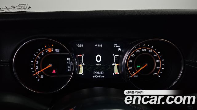 Jeep Wrangler 2021 — photo 8