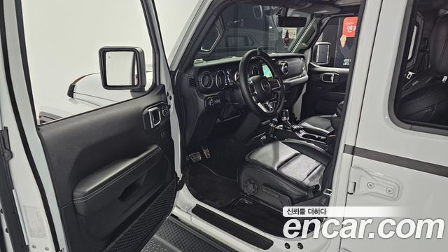 Jeep Wrangler 2021 — photo 10