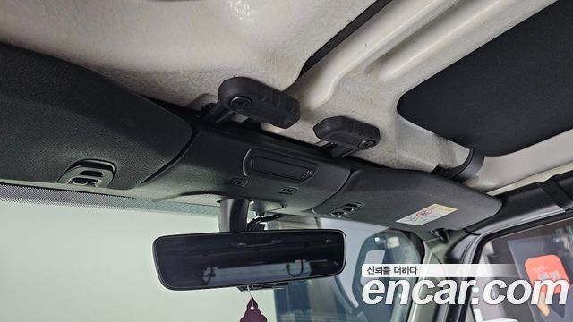 Jeep Wrangler 2021 — photo 19