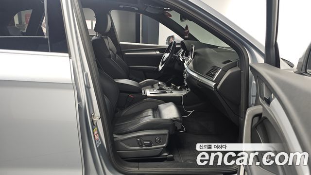 Audi Q5 2020 — photo 11