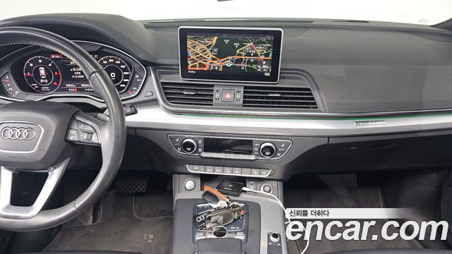 Audi Q5 2020 — photo 14
