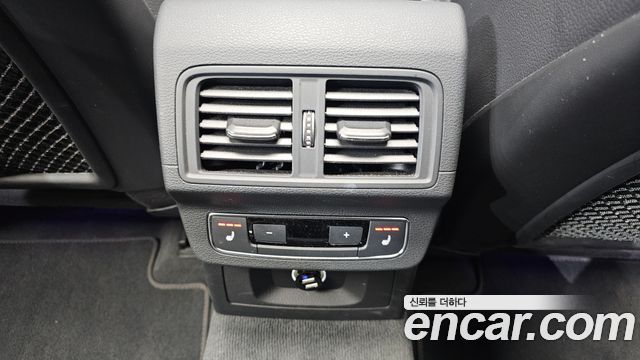 Audi Q5 2020 — photo 18
