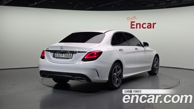 Mercedes-Benz C-Class 2021 — photo 2