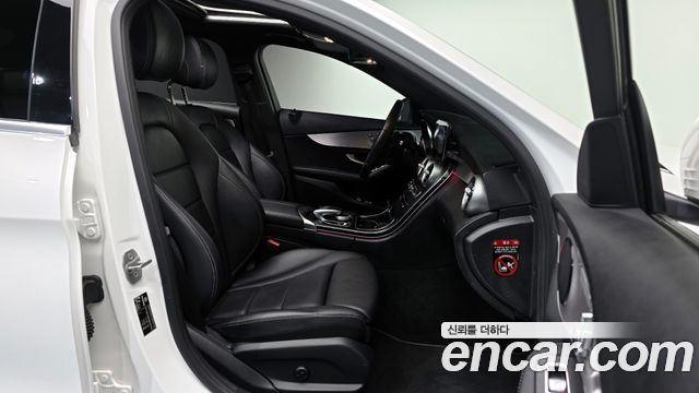 Mercedes-Benz C-Class 2021 — photo 10