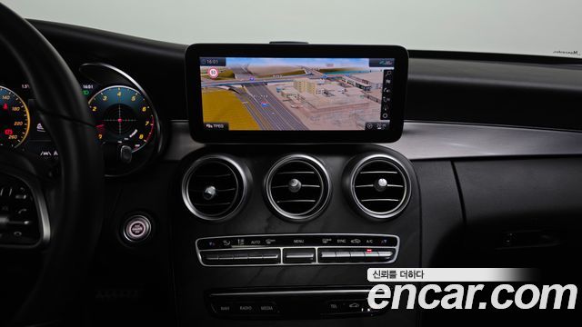 Mercedes-Benz C-Class 2021 — photo 14