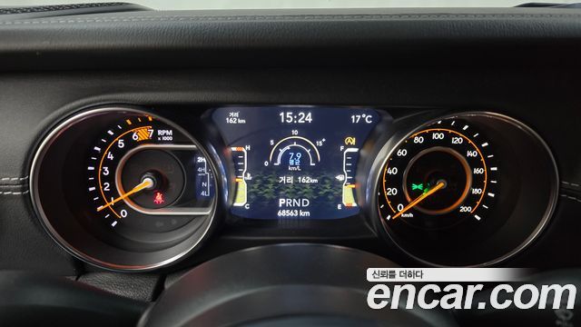 Jeep Wrangler 2021 — photo 8