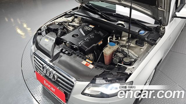 Audi A4 2010 — photo 6