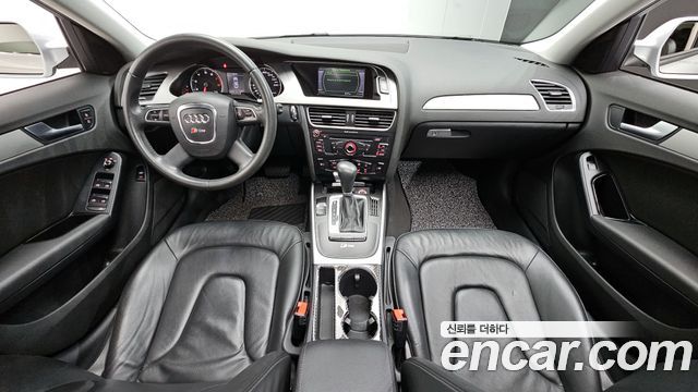 Audi A4 2010 — photo 7