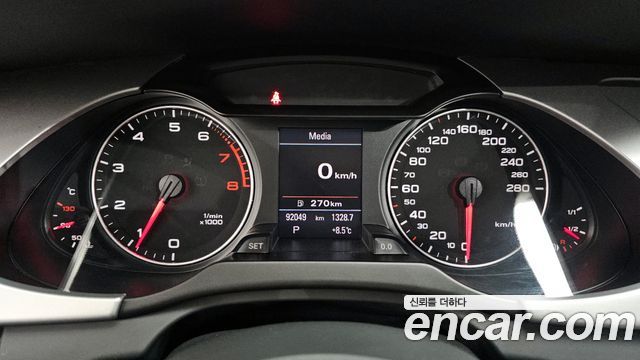 Audi A4 2010 — photo 8
