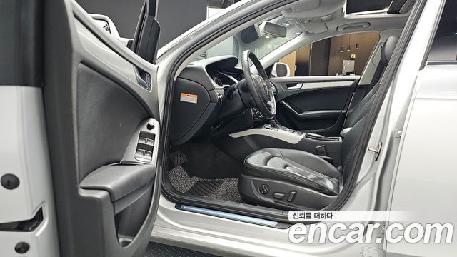 Audi A4 2010 — photo 10