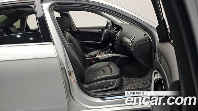 Audi A4 2010 — photo 11