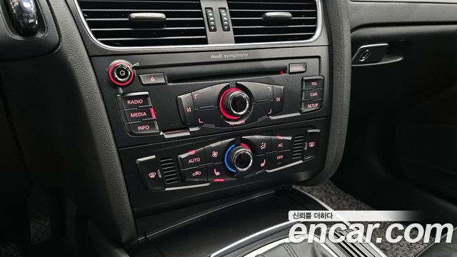 Audi A4 2010 — photo 15