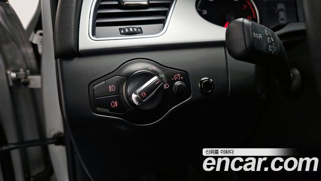Audi A4 2010 — photo 17