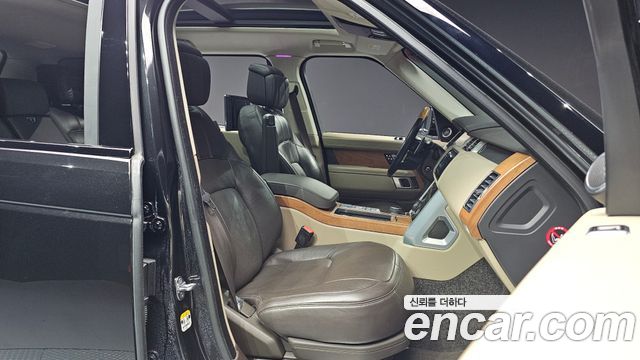 Land Rover Range Rover 2019 — photo 10