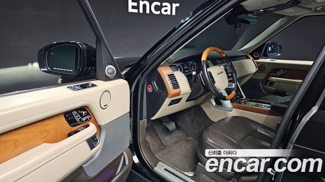 Land Rover Range Rover 2019 — photo 11