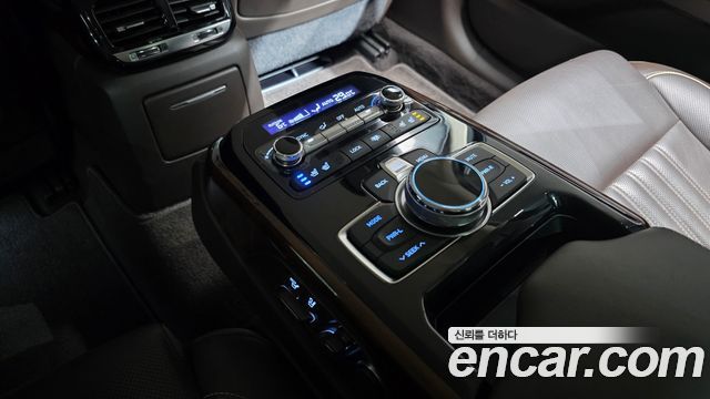 Genesis EQ900 2016 — photo 17