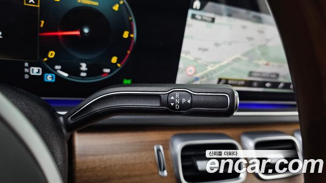 Mercedes-Benz GLS-Class 2020 — photo 9