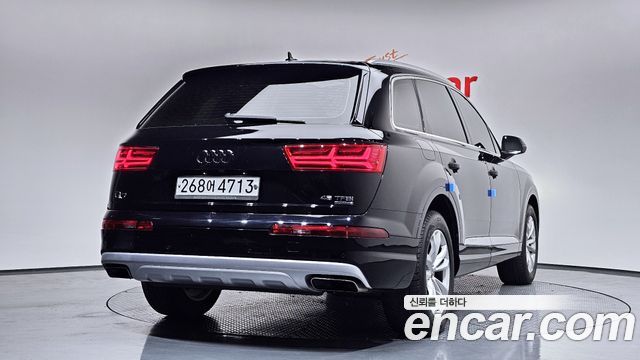 Audi Q7 2019 — photo 2