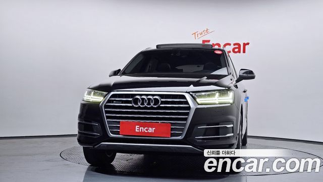 Audi Q7 2019 — photo 3