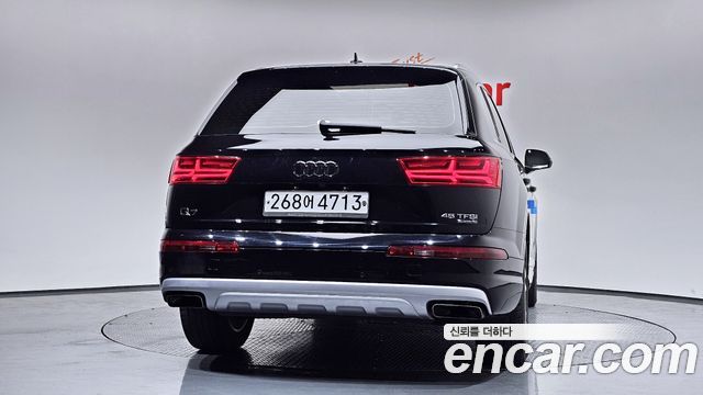 Audi Q7 2019 — photo 4