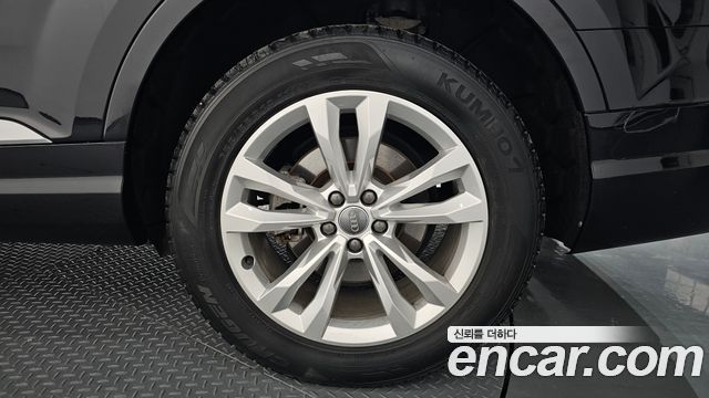 Audi Q7 2019 — photo 5