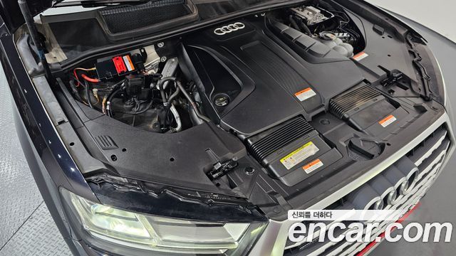 Audi Q7 2019 — photo 6