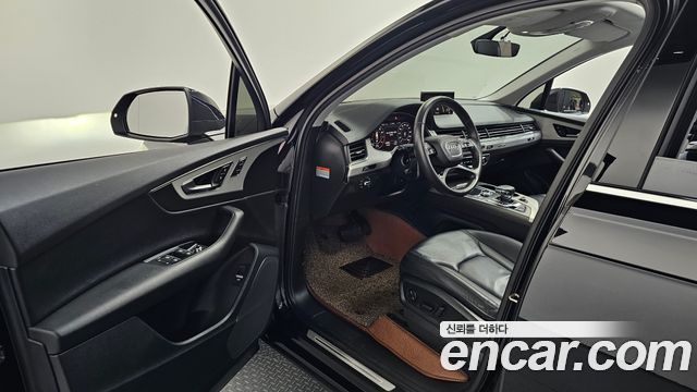 Audi Q7 2019 — photo 10