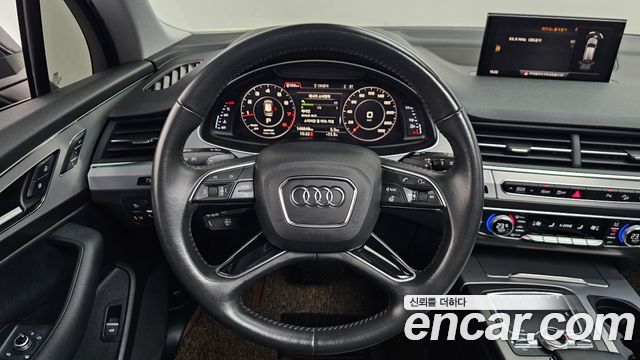 Audi Q7 2019 — photo 13