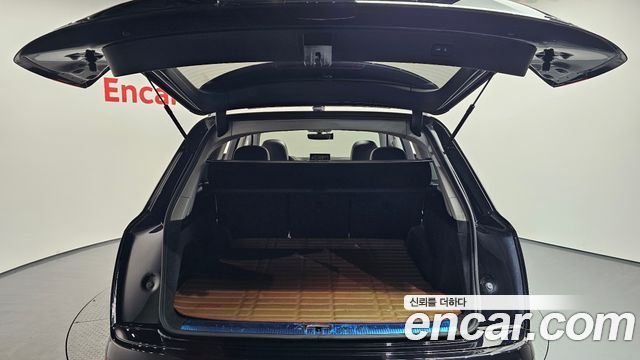 Audi Q7 2019 — photo 20