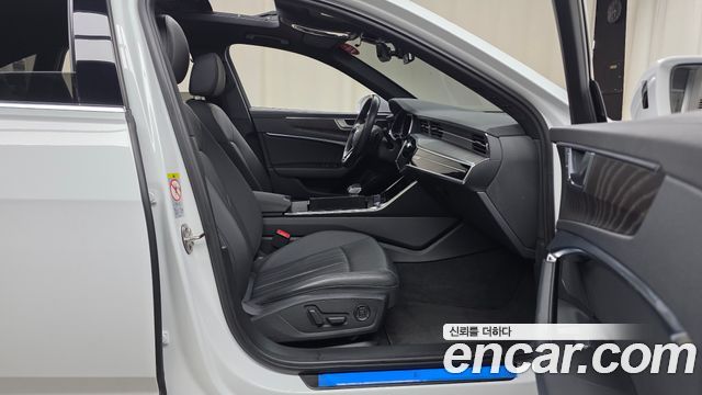 Audi A6 2021 — photo 11
