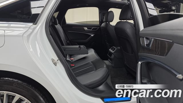 Audi A6 2021 — photo 12
