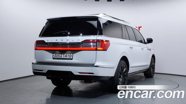 Lincoln Navigator 2020 — photo 2