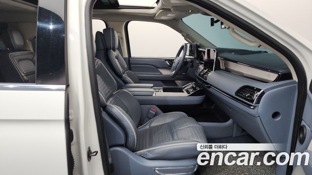 Lincoln Navigator 2020 — photo 11
