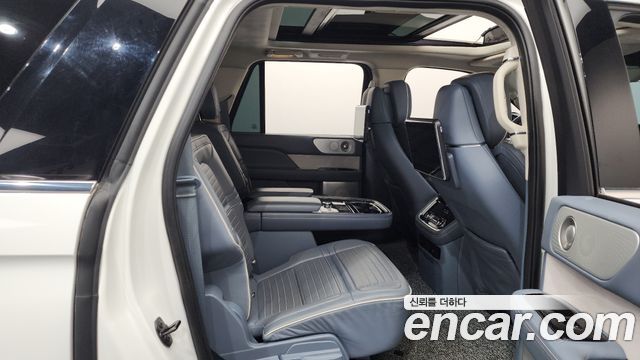 Lincoln Navigator 2020 — photo 12