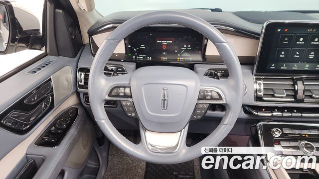Lincoln Navigator 2020 — photo 13