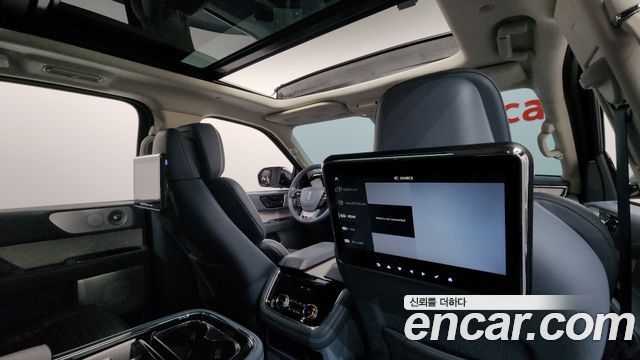 Lincoln Navigator 2020 — photo 19
